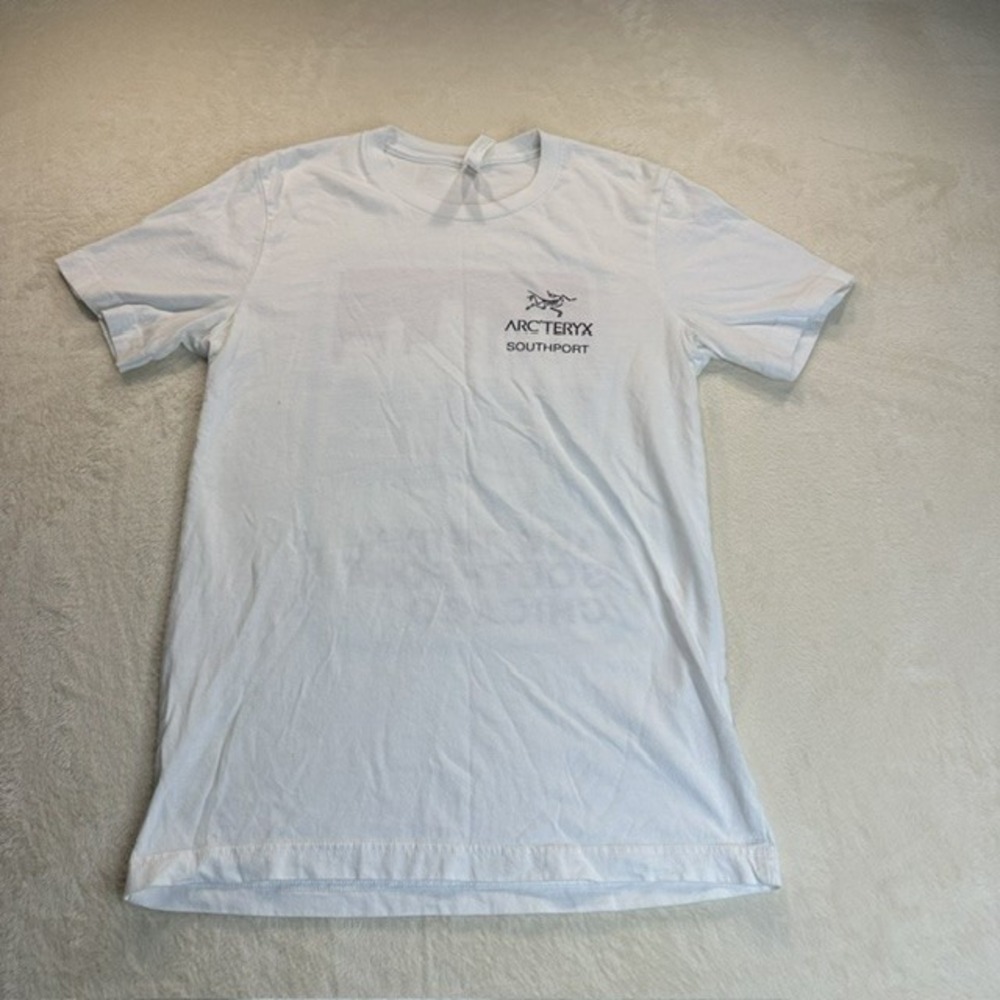 Arcteryx Southport Chicago Graphic T-Shirt White Small Skyline Logo Tee